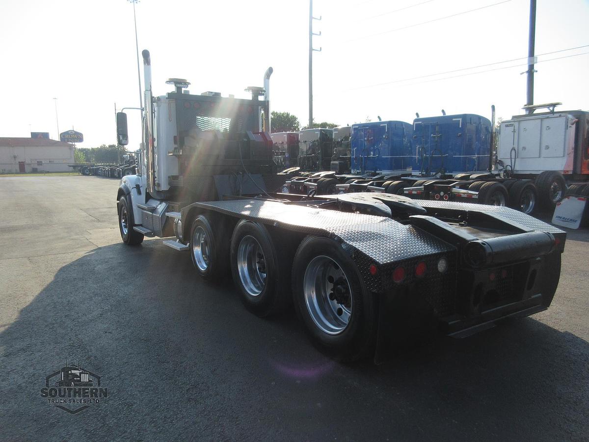 Used 2018 FREIGHTLINER 122SD