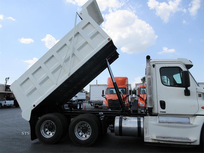 Used 2017 FREIGHTLINER CASCADIA 125