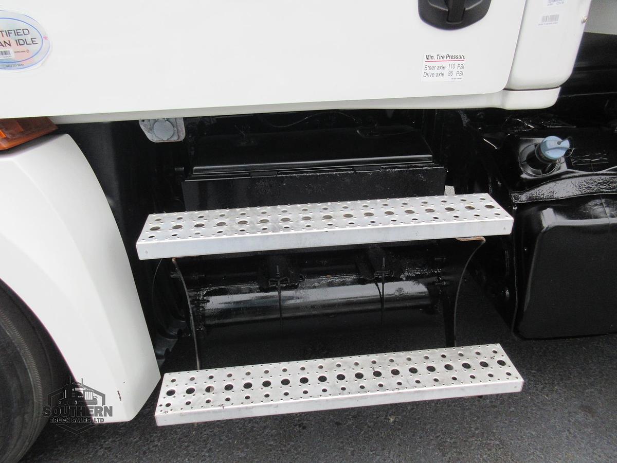 Used 2019 FREIGHTLINER CASCADIA 126