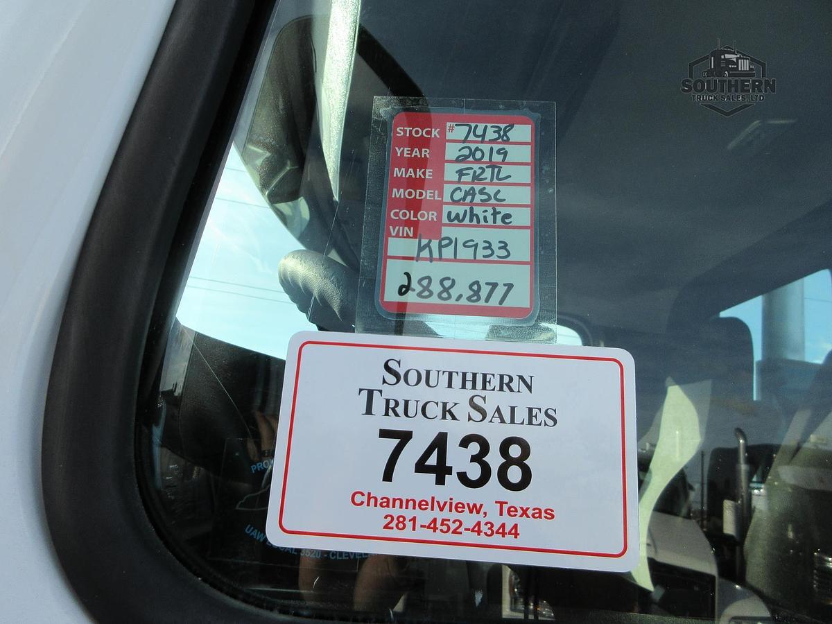 Used 2019 FREIGHTLINER CASCADIA 126
