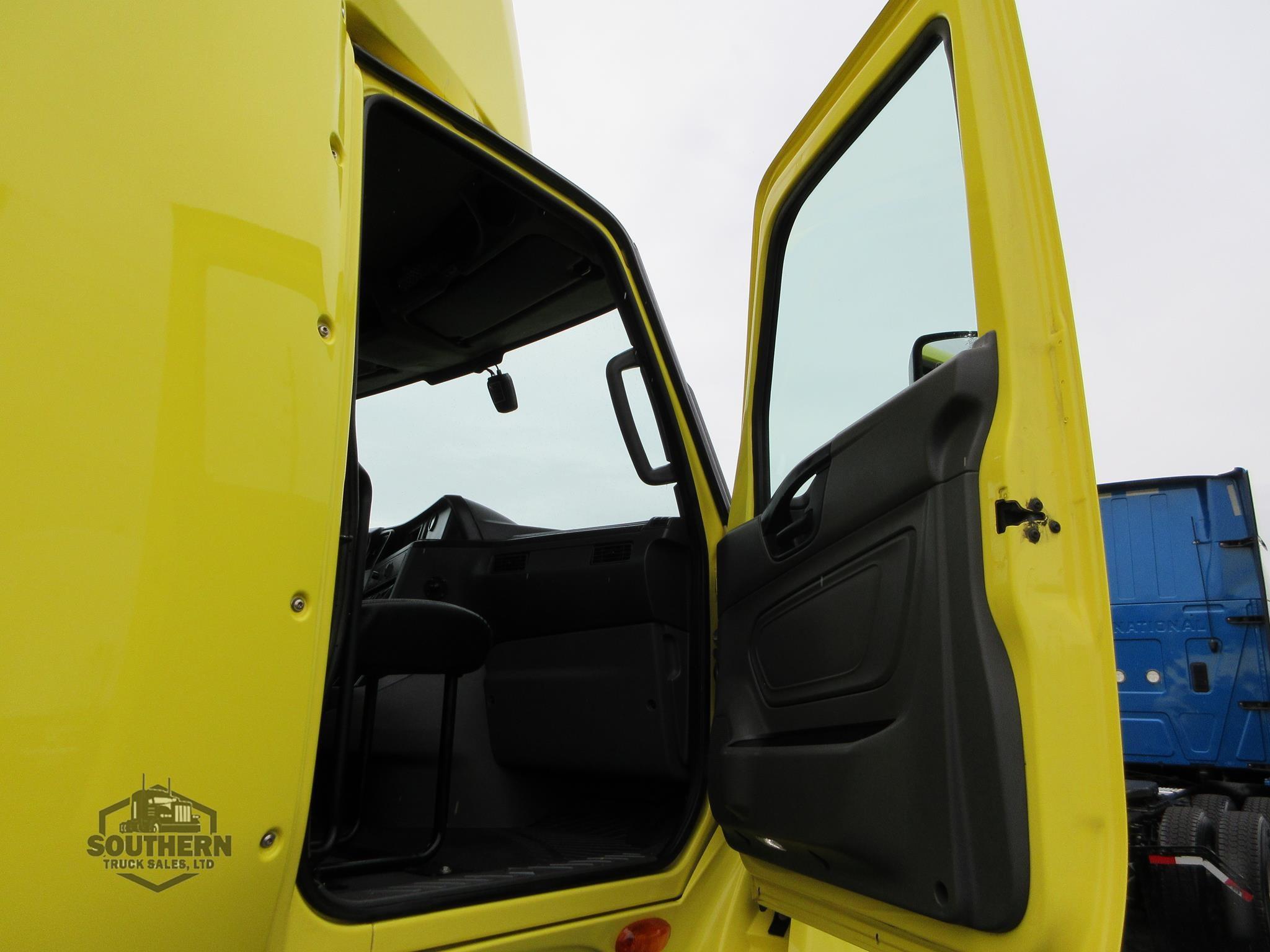 Used 2023 INTERNATIONAL LT