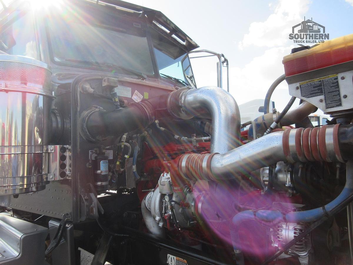 Used 2022 PETERBILT 389