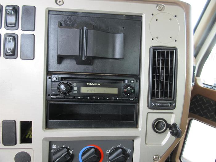 Used 2013 MACK GRANITE GU713