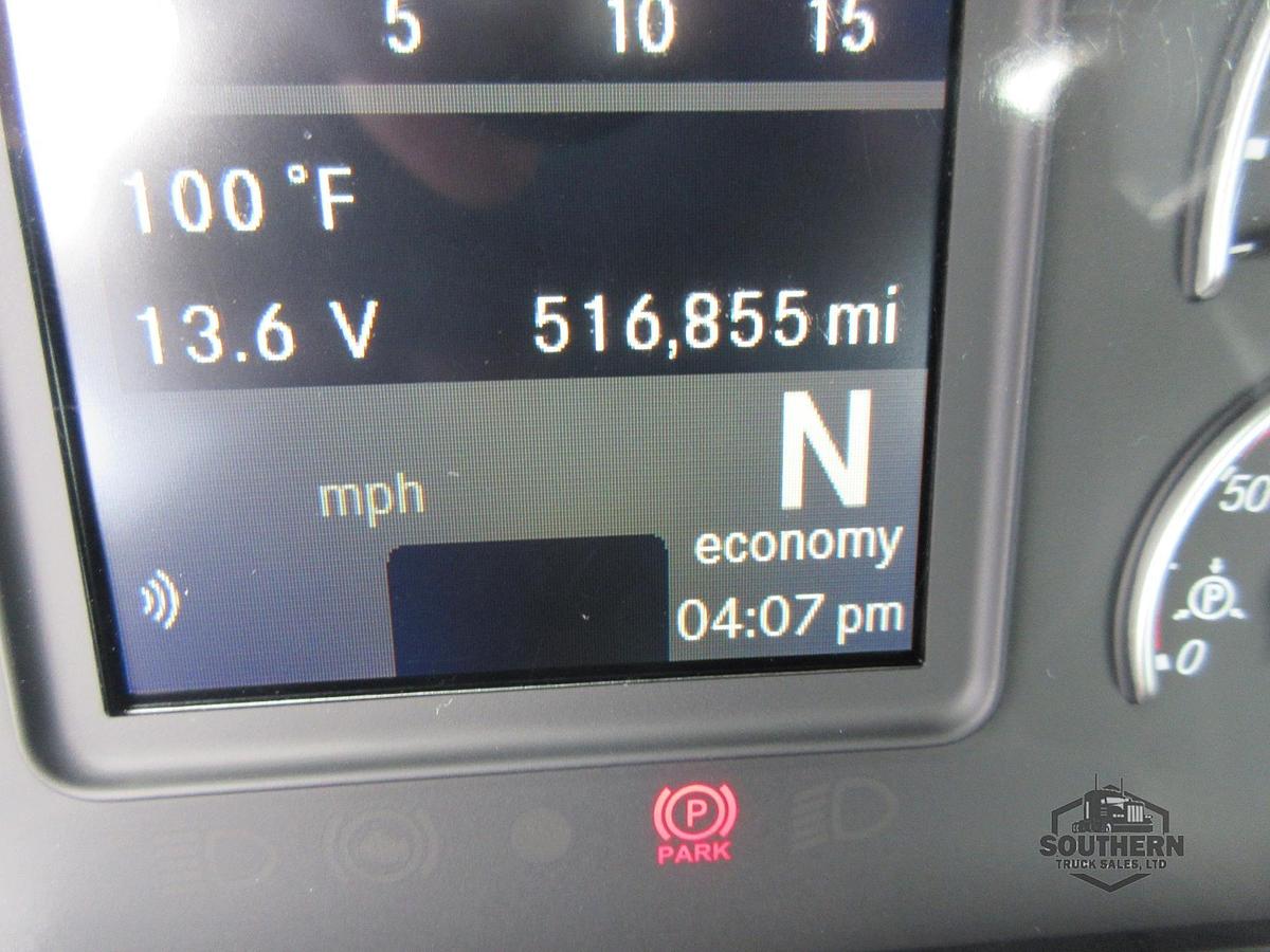 Used 2021 FREIGHTLINER CASCADIA 116