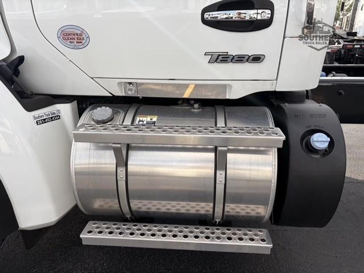 Used 2025 KENWORTH T880