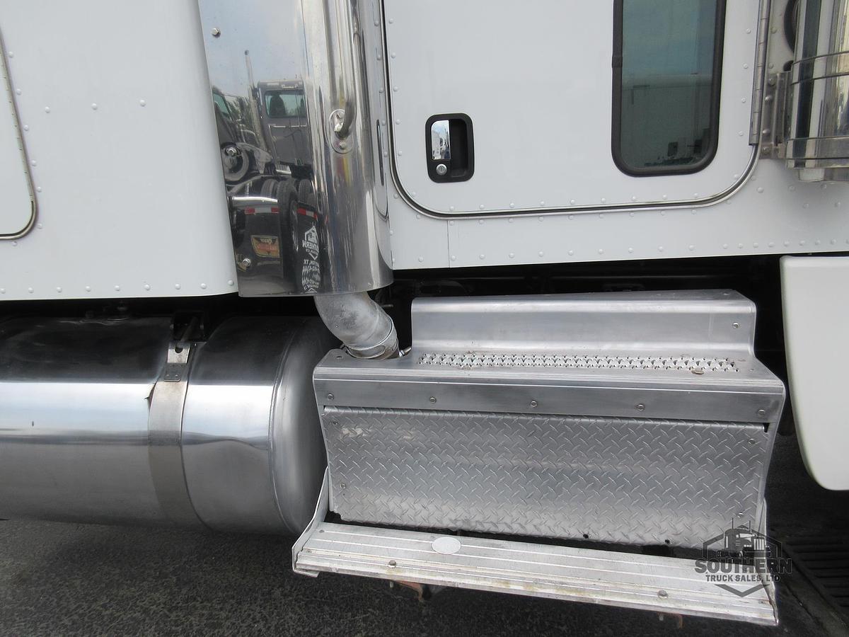 Used 2018 PETERBILT 389