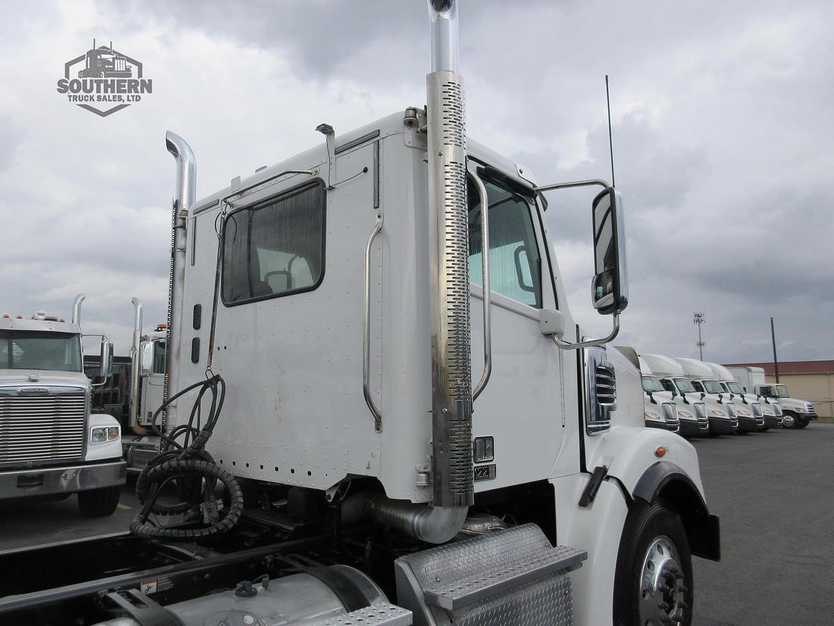 Used 2019 FREIGHTLINER CORONADO 122 SD