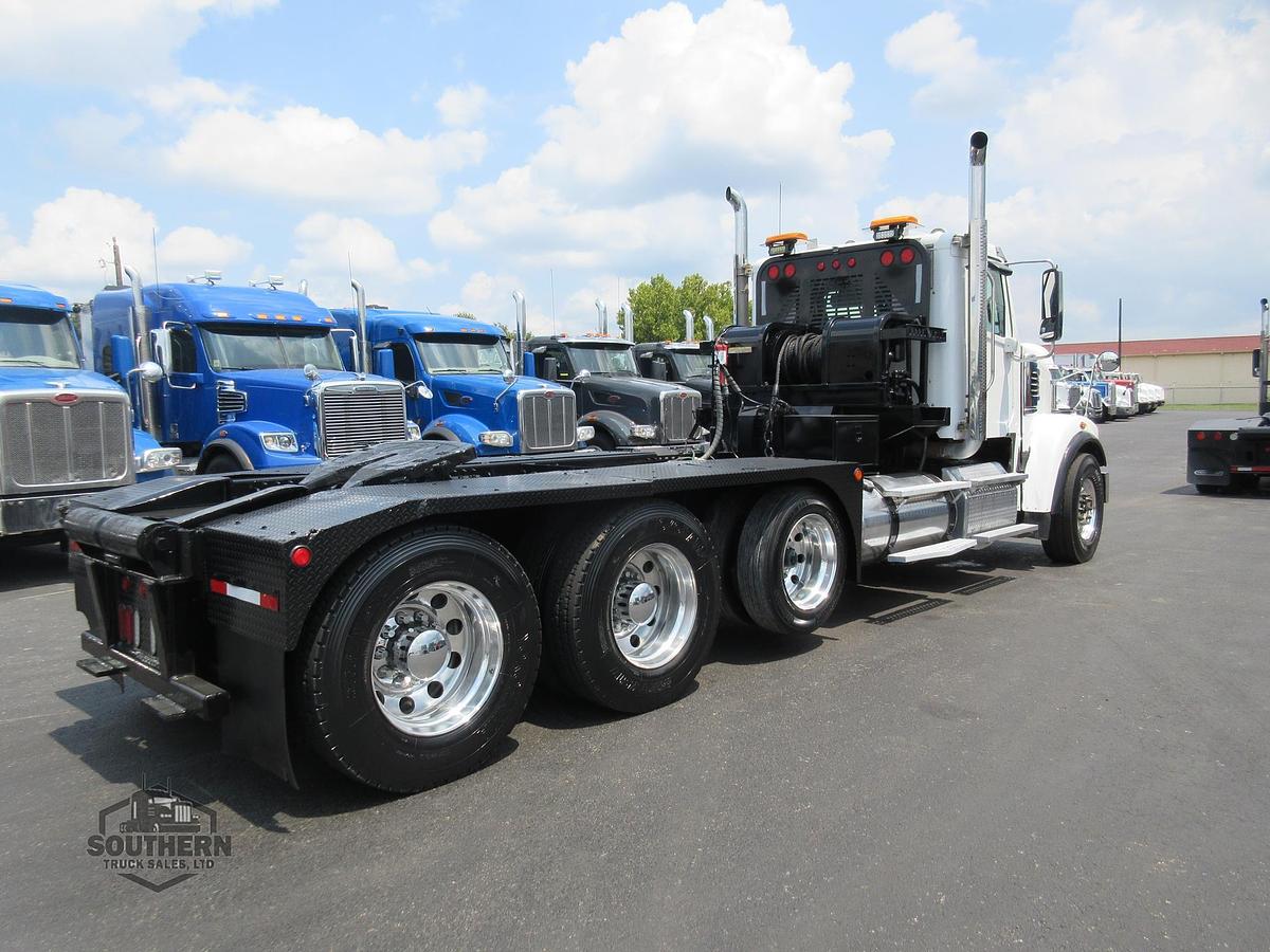 Used 2019 FREIGHTLINER CORONADO 122 SD