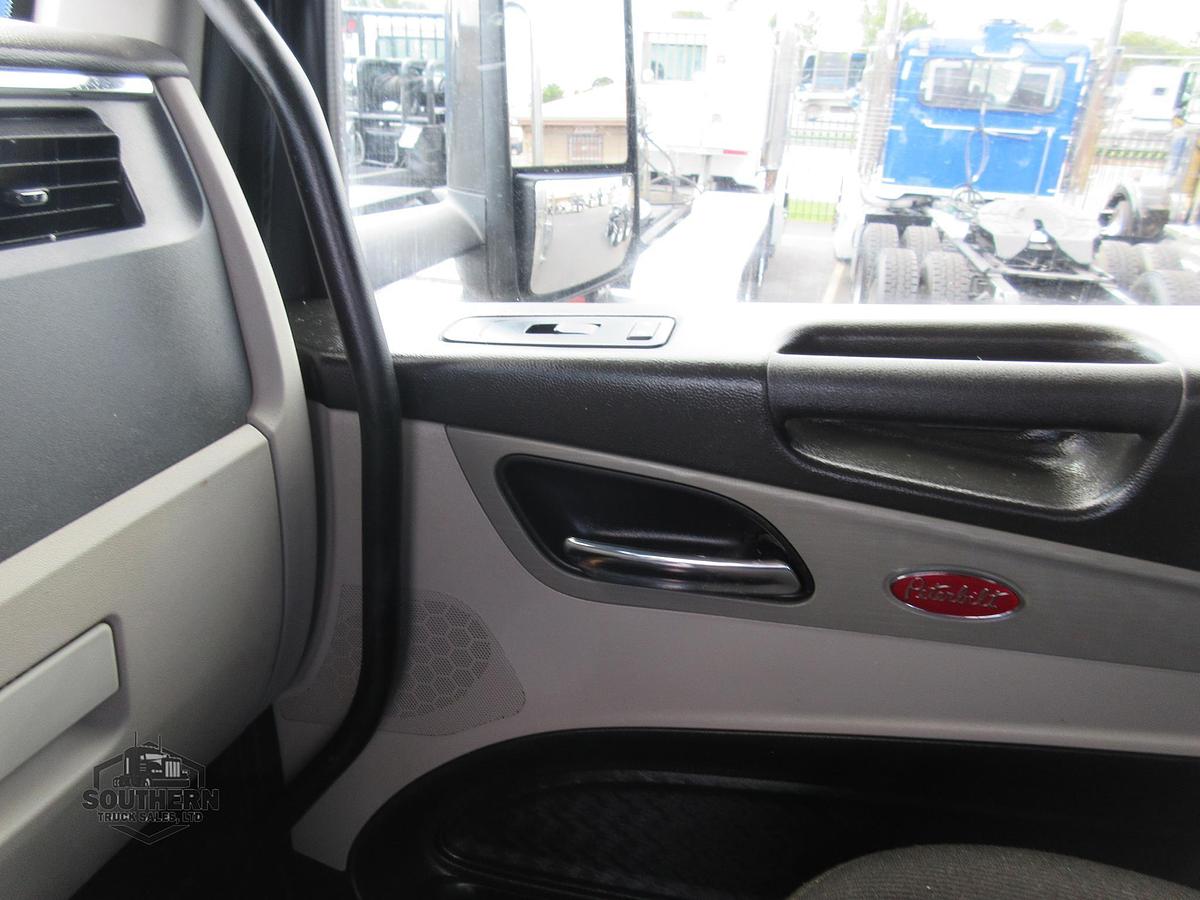 Used 2025 PETERBILT 567
