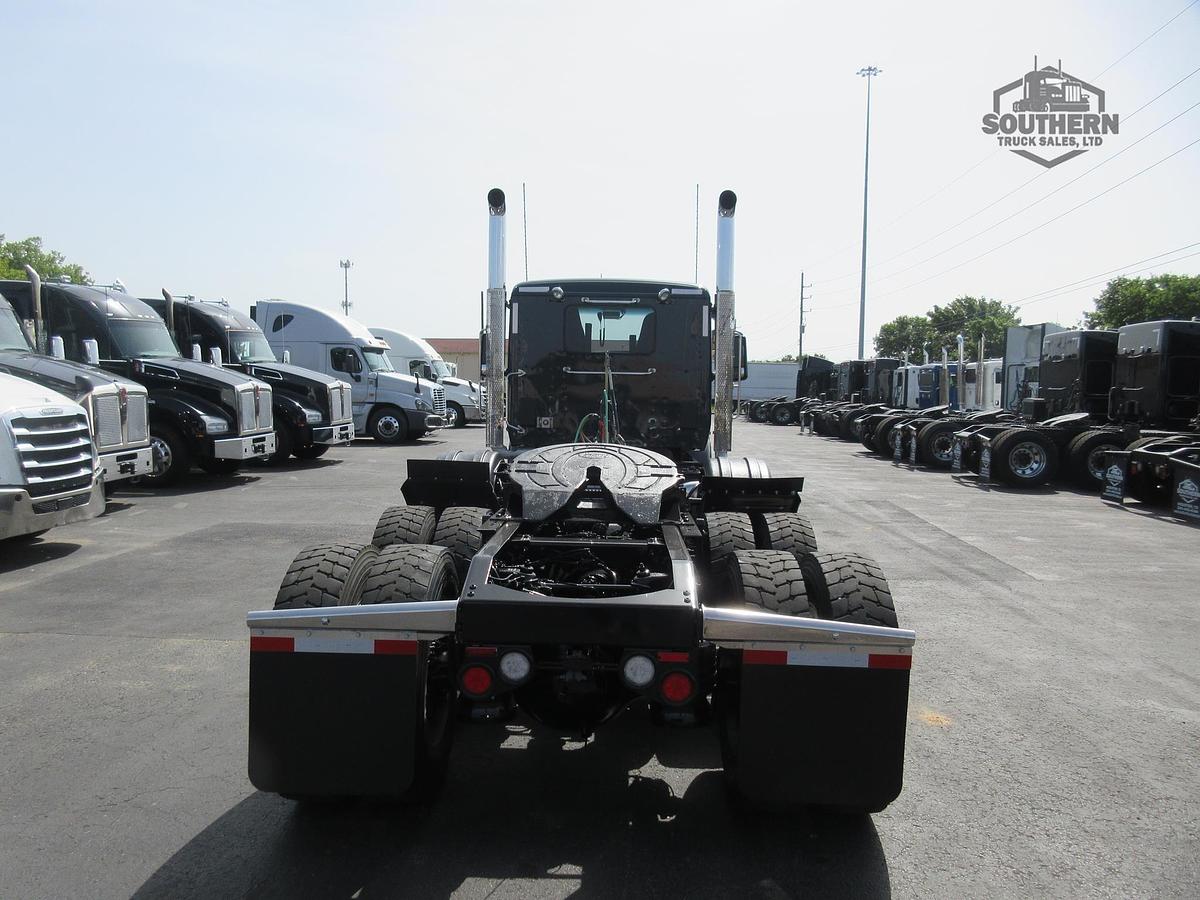 Used 2025 PETERBILT 567