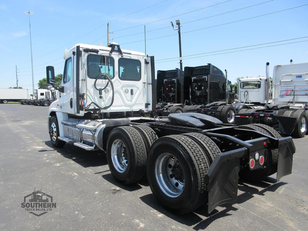 Used 2018 FREIGHTLINER CASCADIA 125