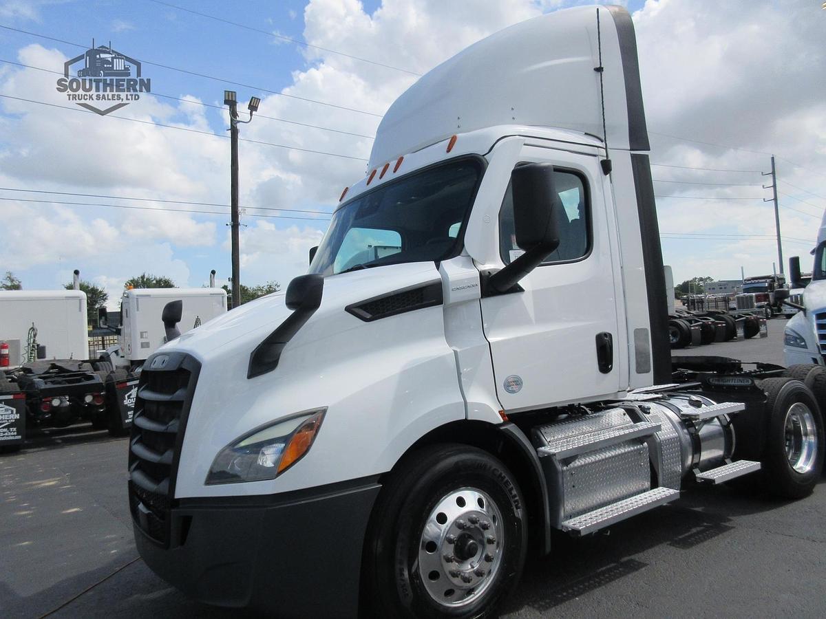 Used 2021 FREIGHTLINER CASCADIA 116