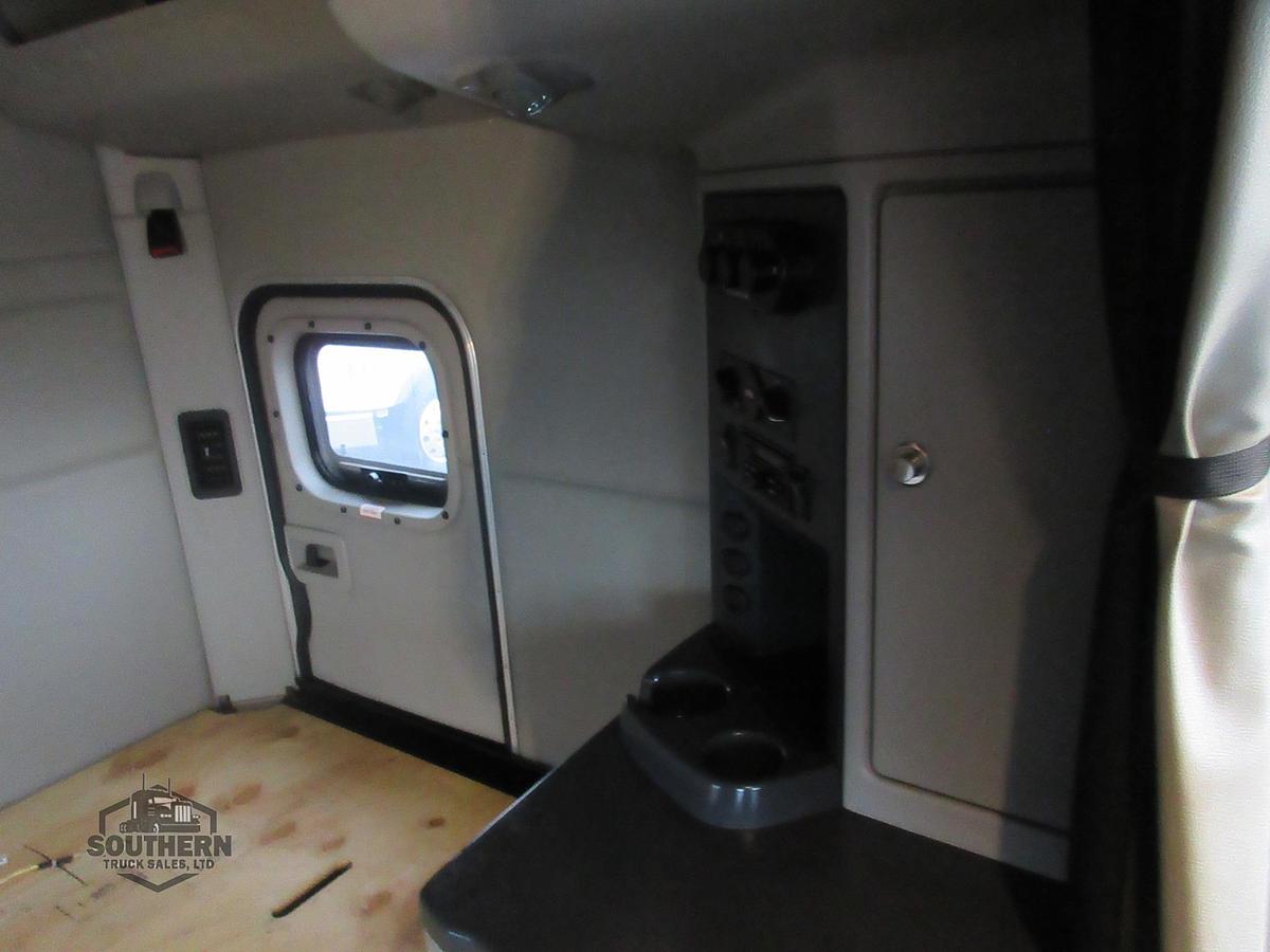 Used 2021 PETERBILT 567