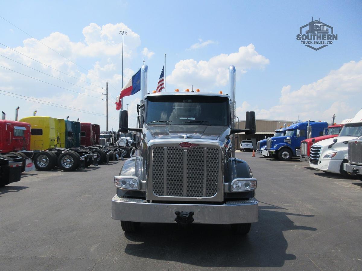 Used 2025 PETERBILT 567