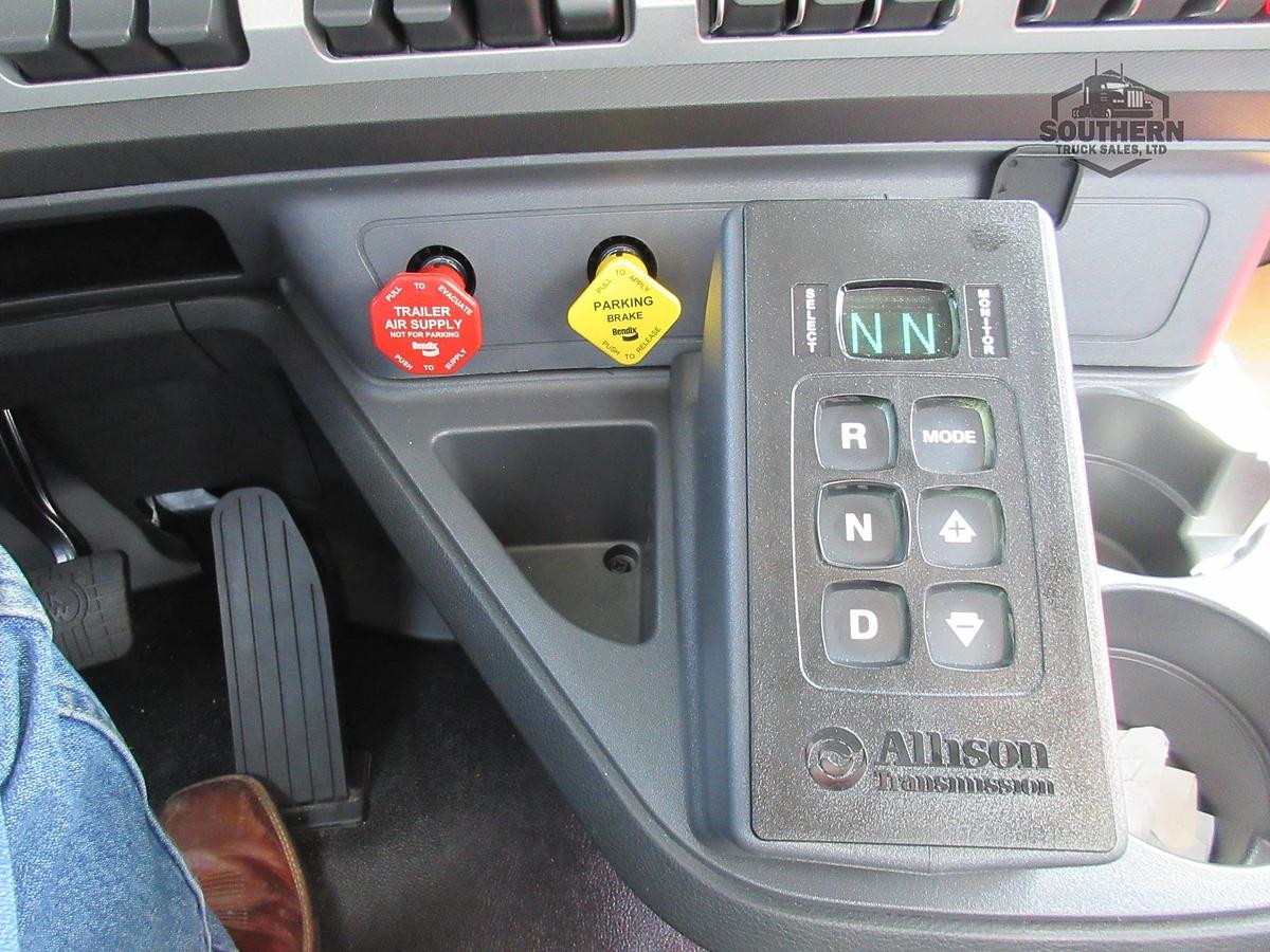Used 2025 KENWORTH T880