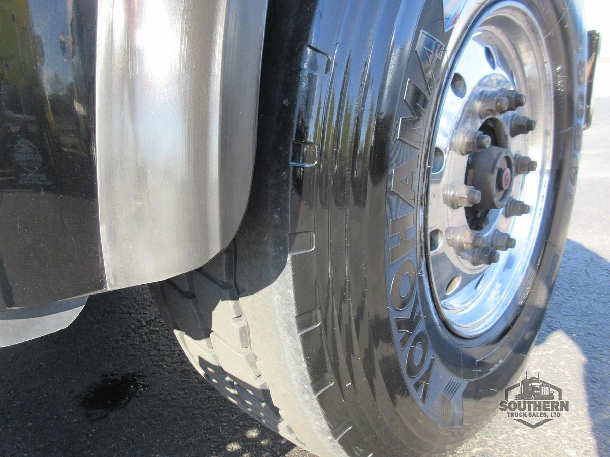 Used 2021 FREIGHTLINER CORONADO 122 SD