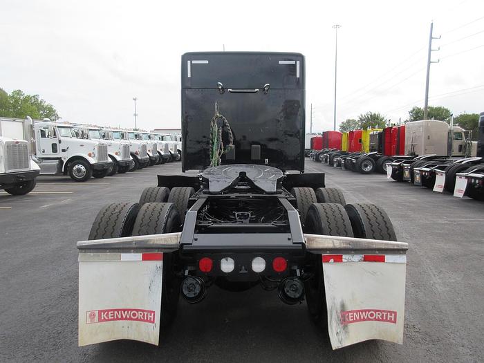 Used 2021 KENWORTH T880