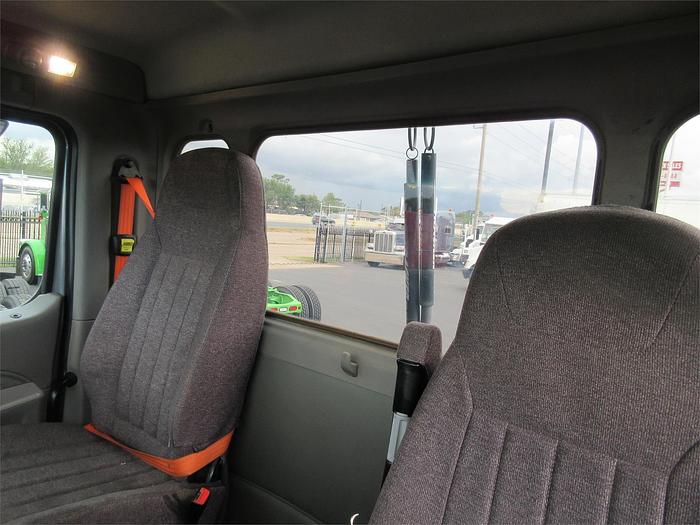 Used 2020 PETERBILT 567