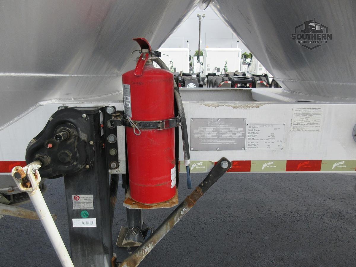 Used 2010 VANTAGE Tandem Axle