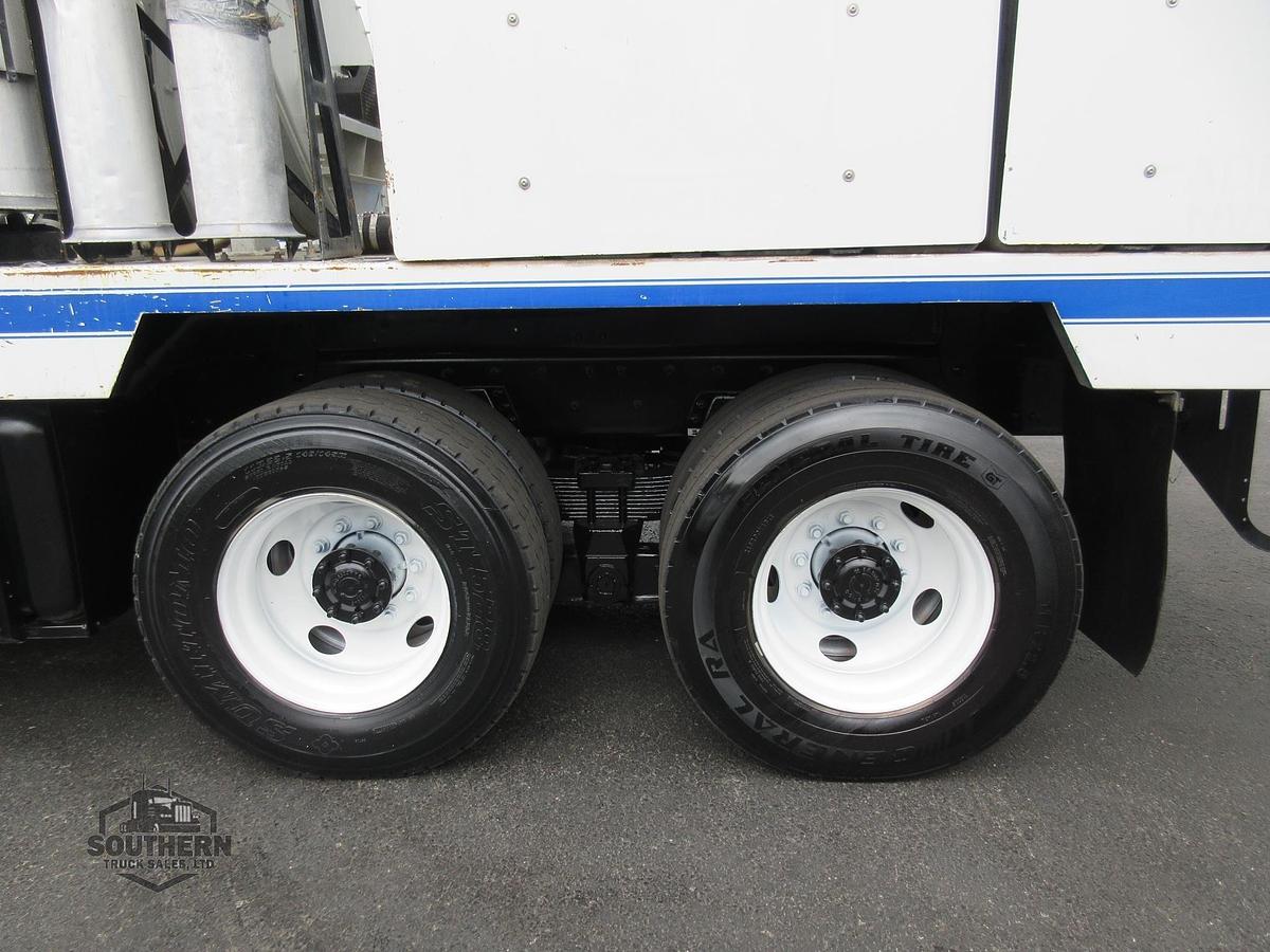 Used 2014 FREIGHTLINER 114SD