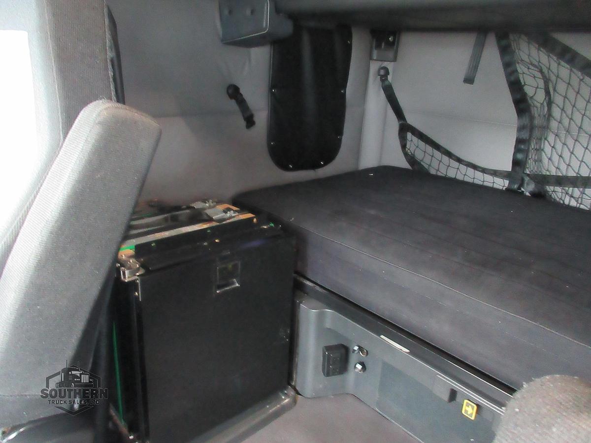 Used 2019 FREIGHTLINER CASCADIA 126