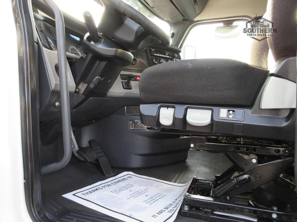 Used 2019 FREIGHTLINER CASCADIA 126