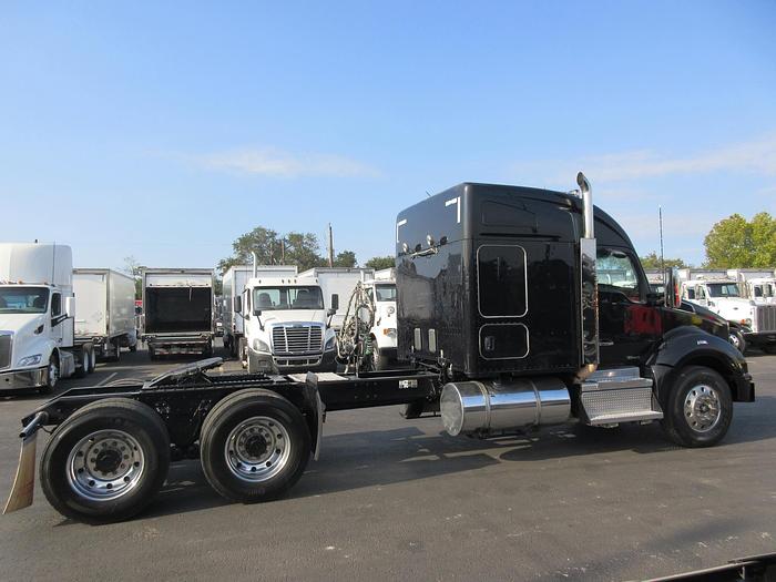 Used 2021 KENWORTH T880