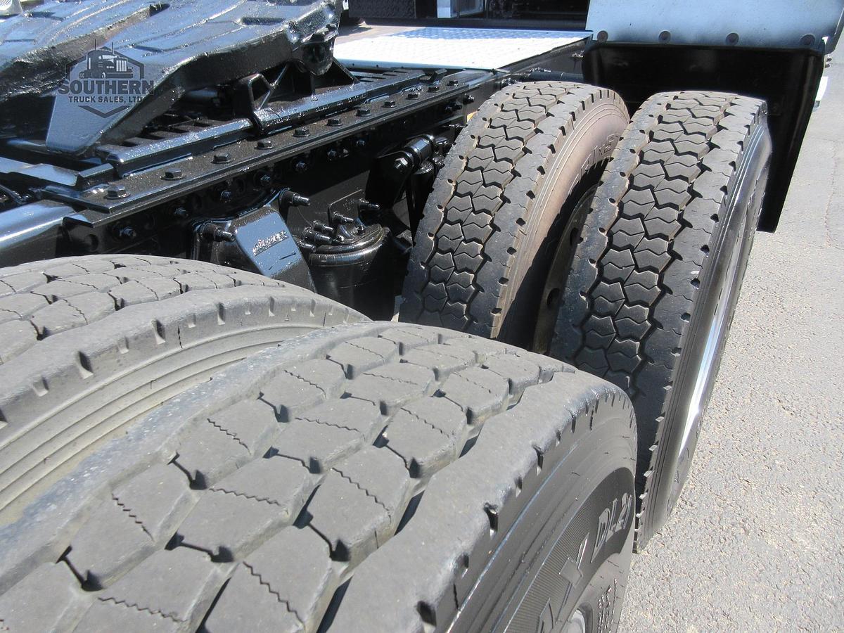 Used 2020 FREIGHTLINER 122SD