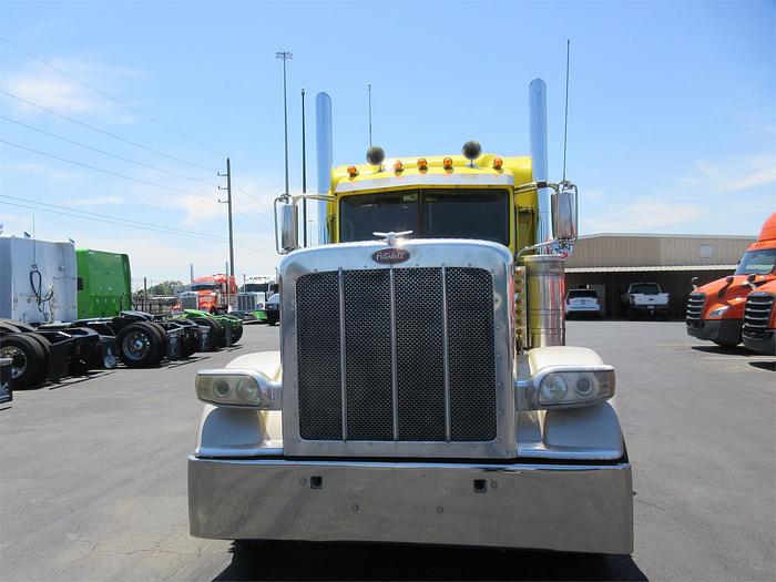 Used 2015 PETERBILT 389