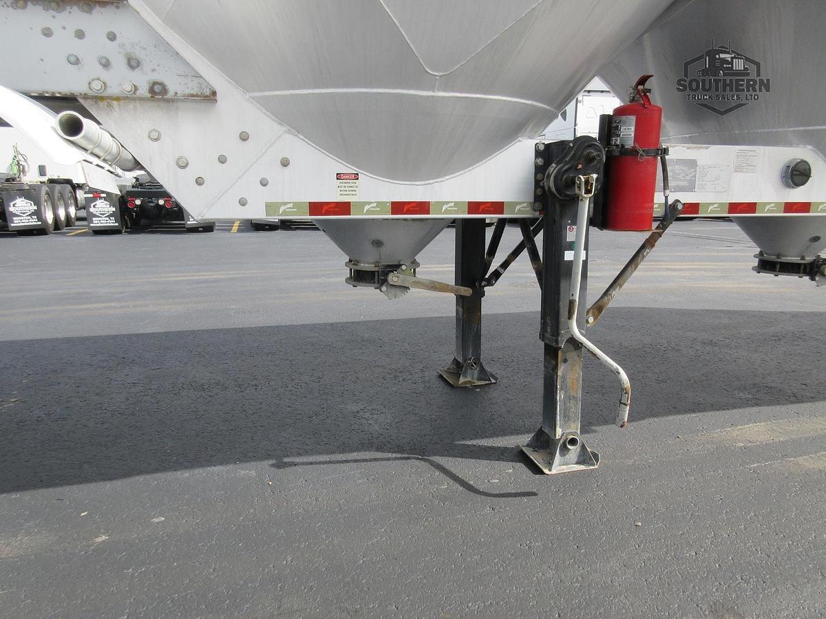 Used 2010 VANTAGE Tandem Axle