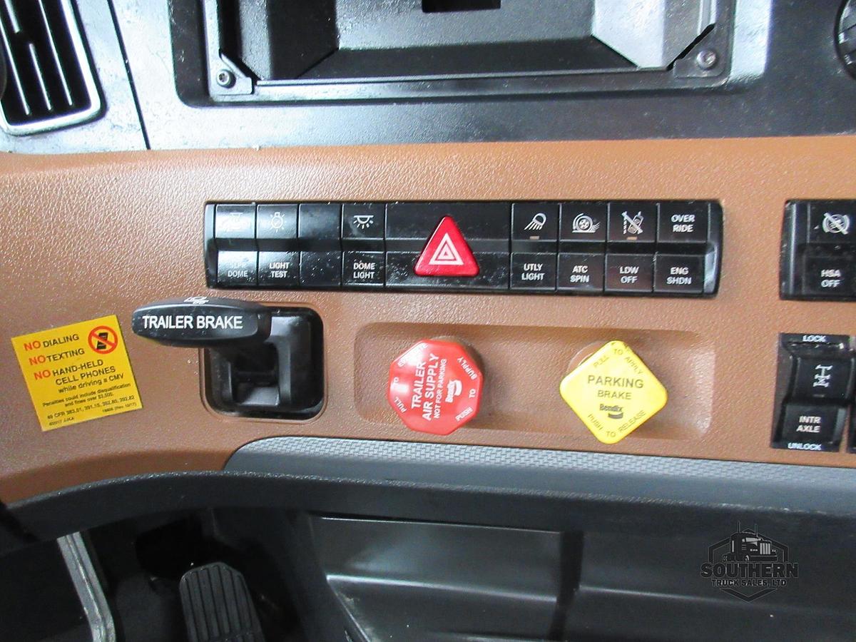 Used 2020 FREIGHTLINER CASCADIA 126