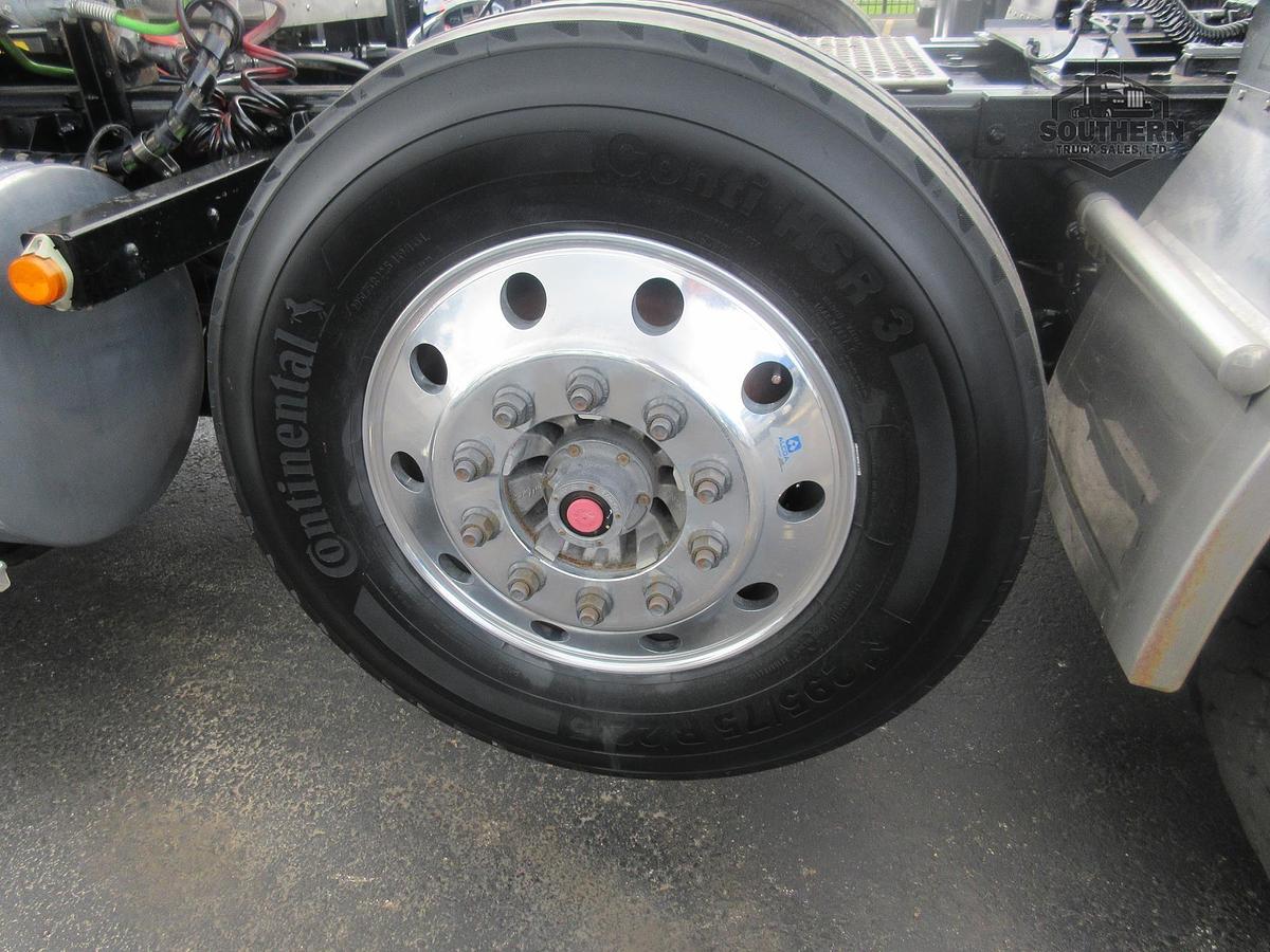 Used 2023 KENWORTH T880