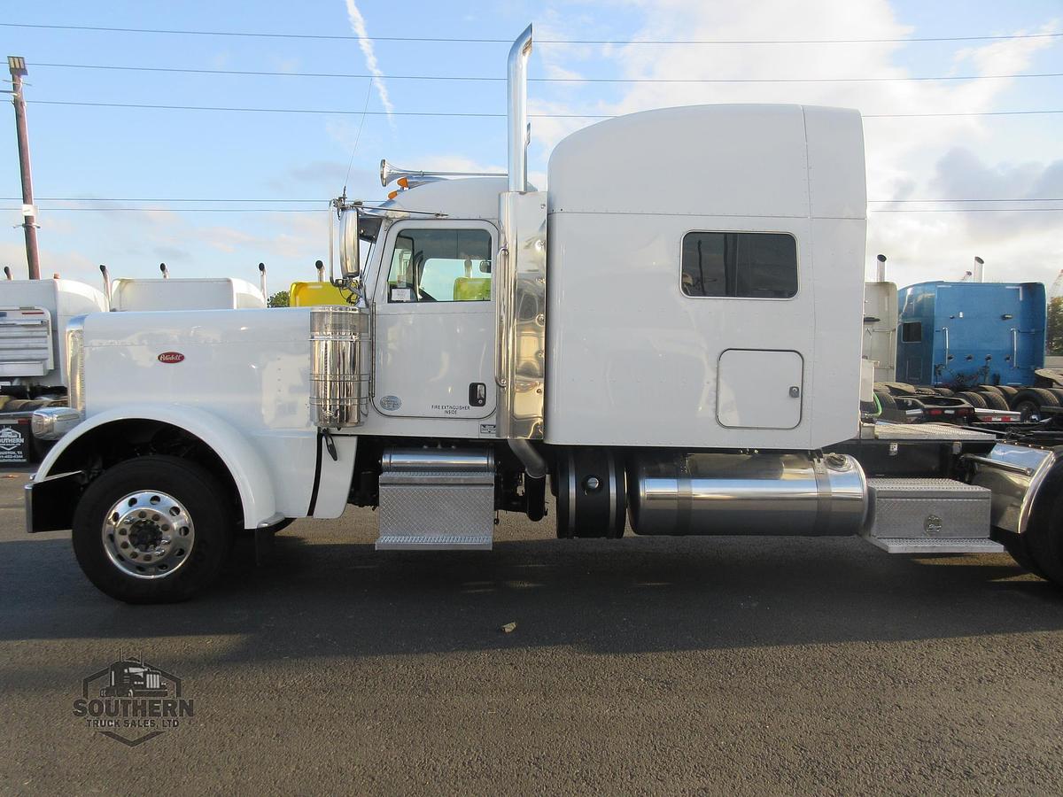 Used 2018 PETERBILT 389
