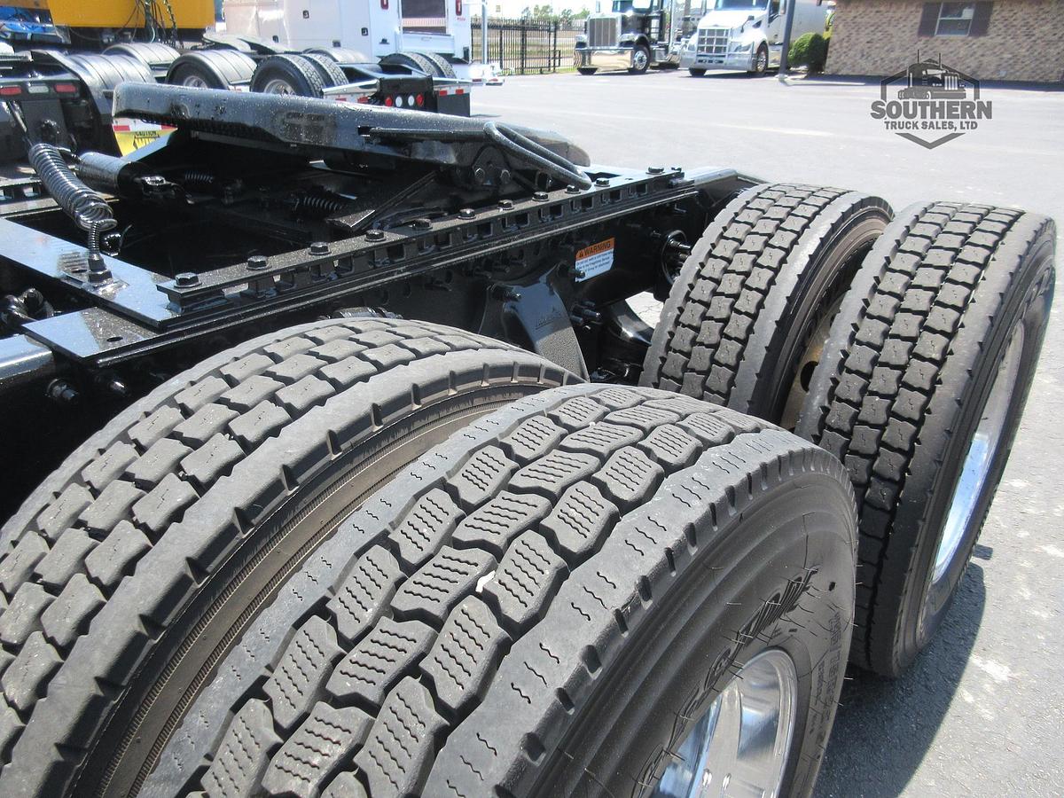 Used 2018 FREIGHTLINER CASCADIA 125