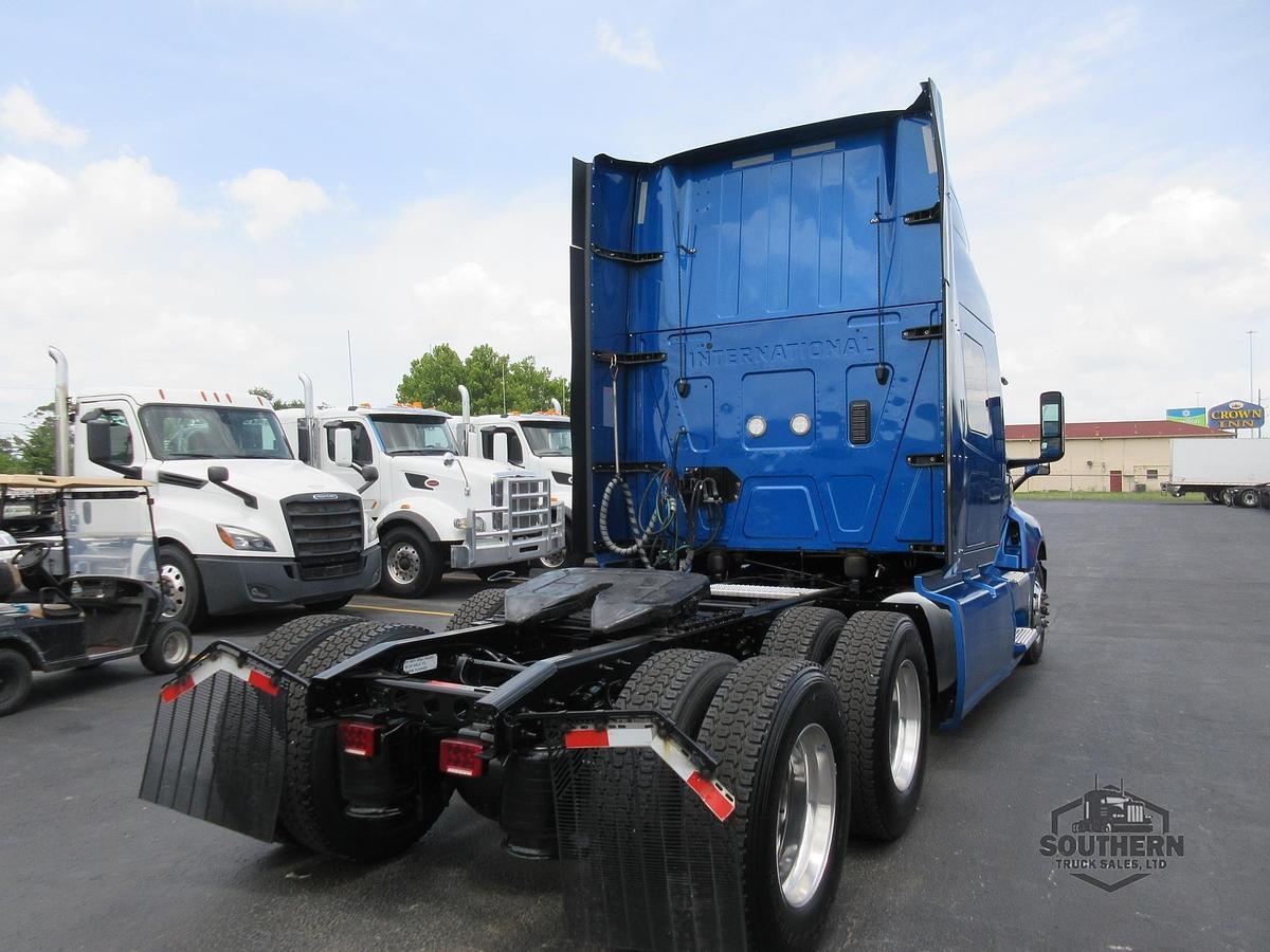 Used 2021 INTERNATIONAL LT