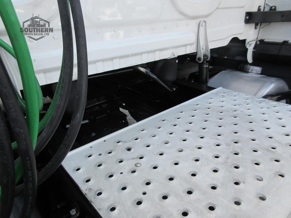 Used 2022 FREIGHTLINER CASCADIA 116