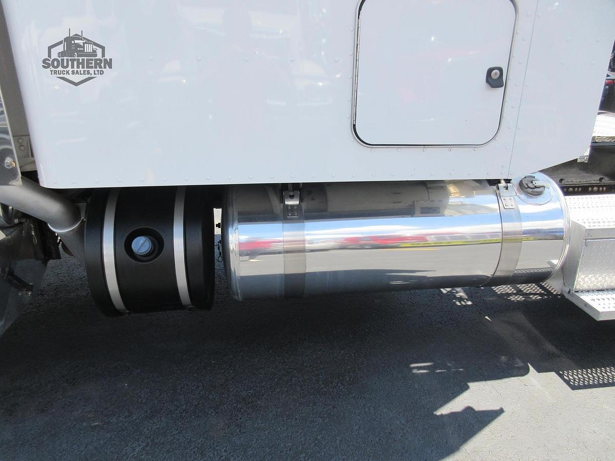 Used 2020 PETERBILT 389