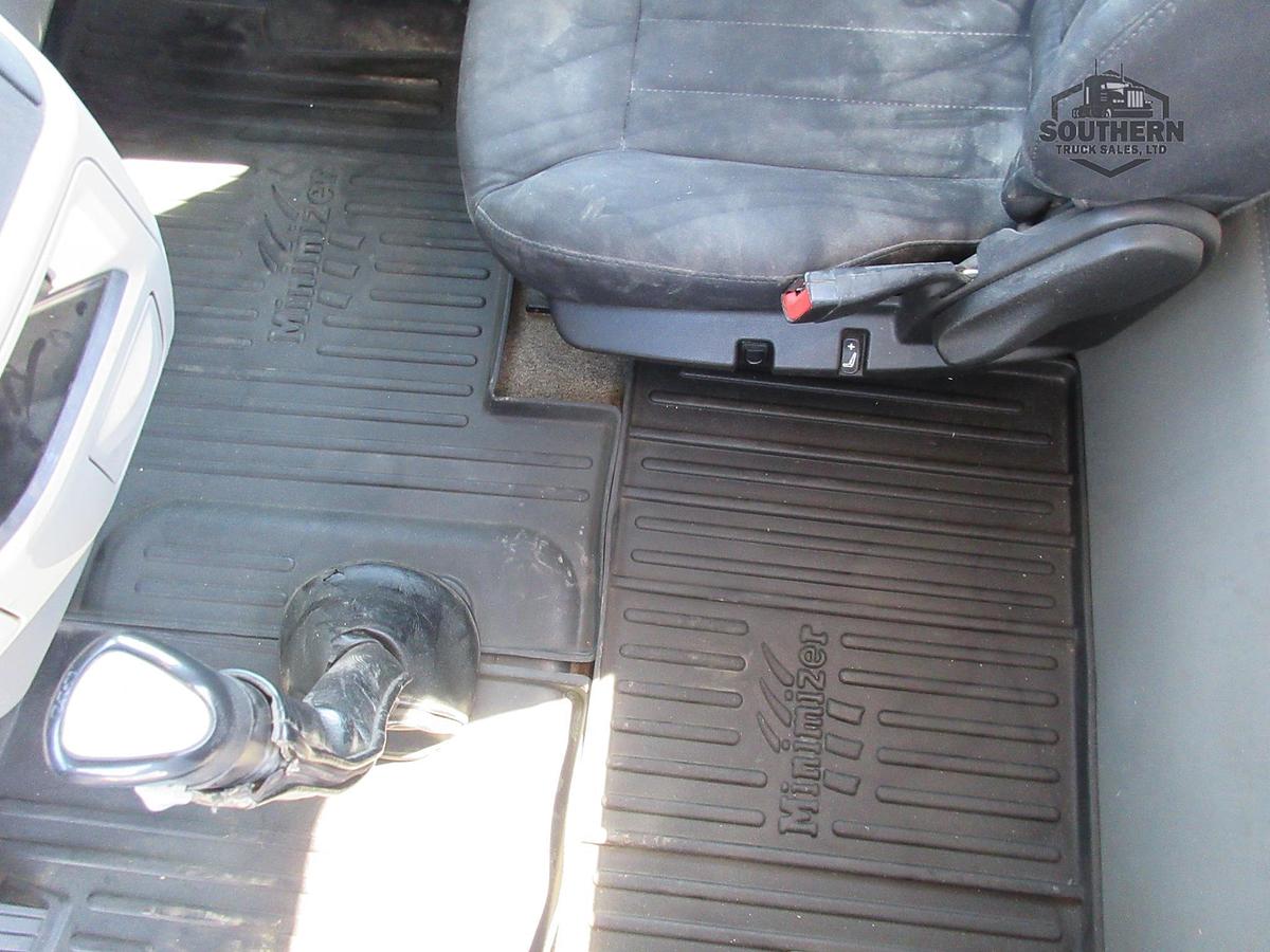 Used 2020 PETERBILT 567