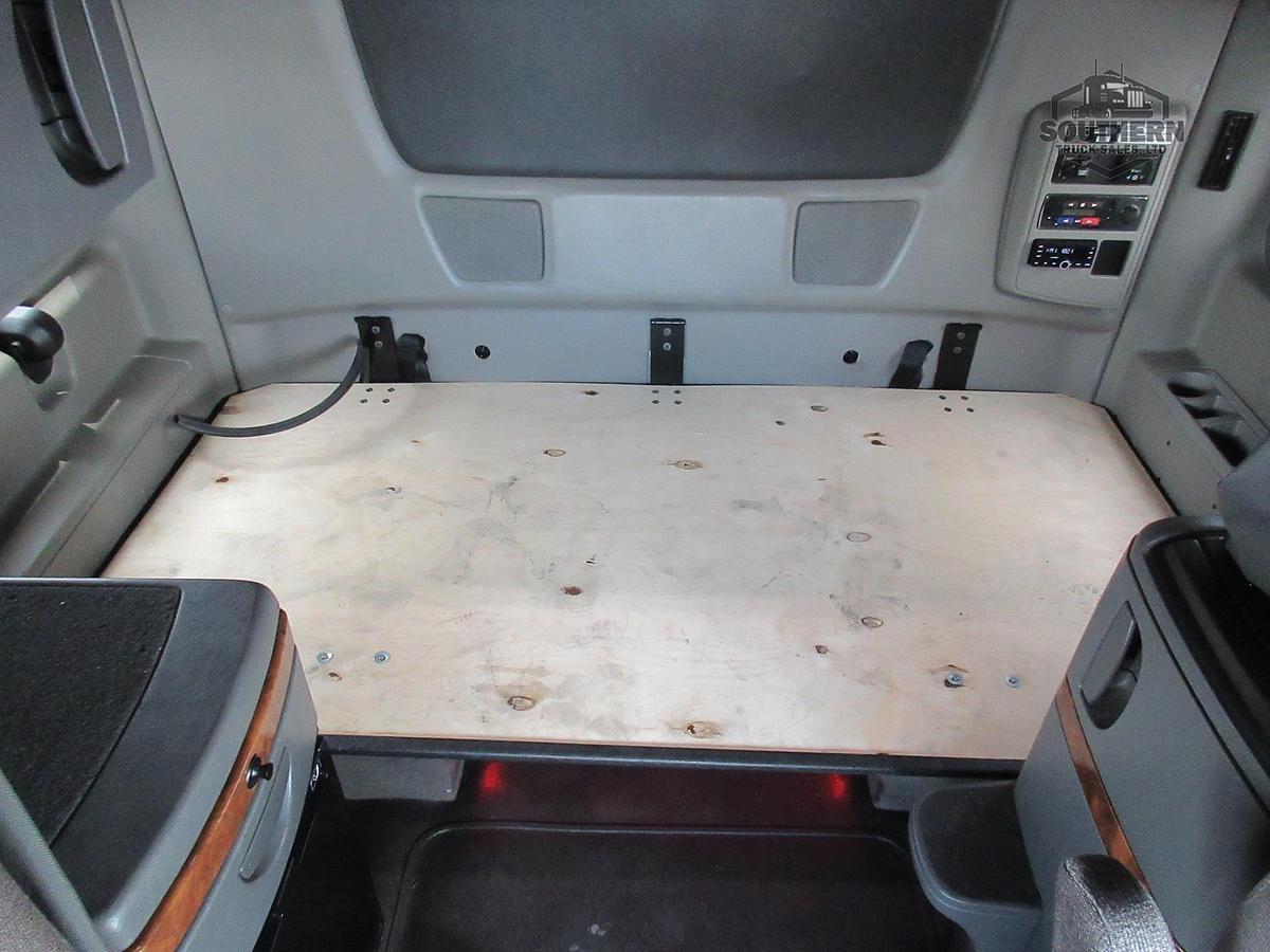 Used 2021 INTERNATIONAL LT