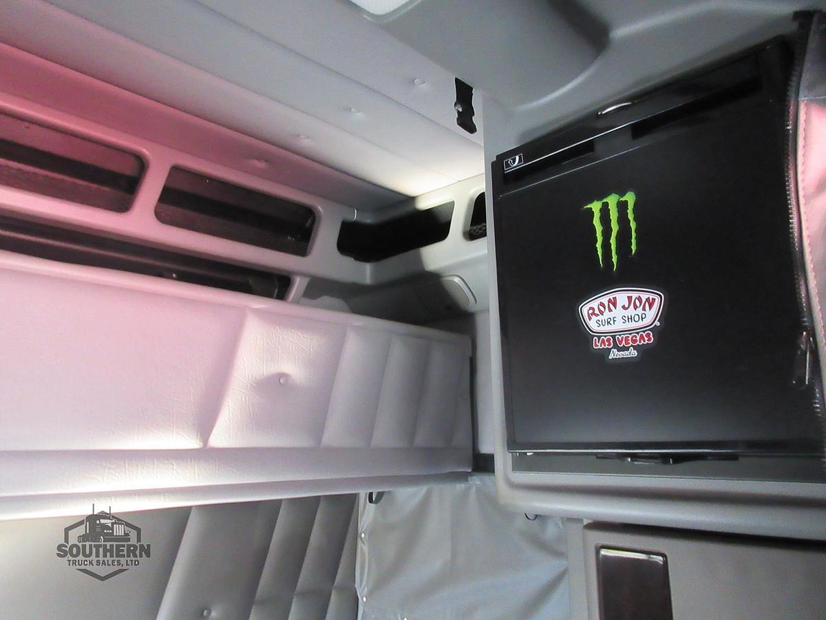 Used 2022 PETERBILT 389