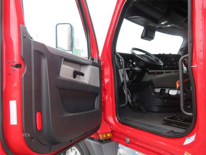 Used 2021 FREIGHTLINER CASCADIA 126