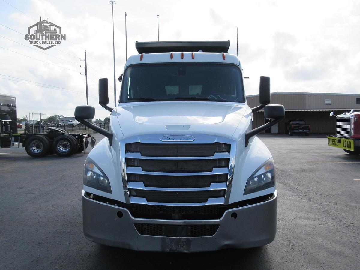 Used 2019 FREIGHTLINER CASCADIA 126