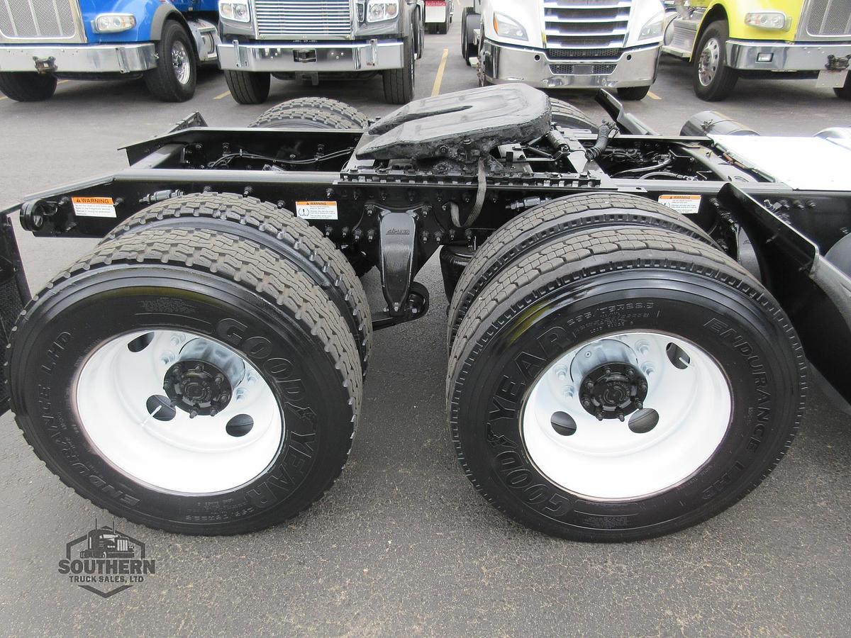 Used 2020 FREIGHTLINER CASCADIA 125