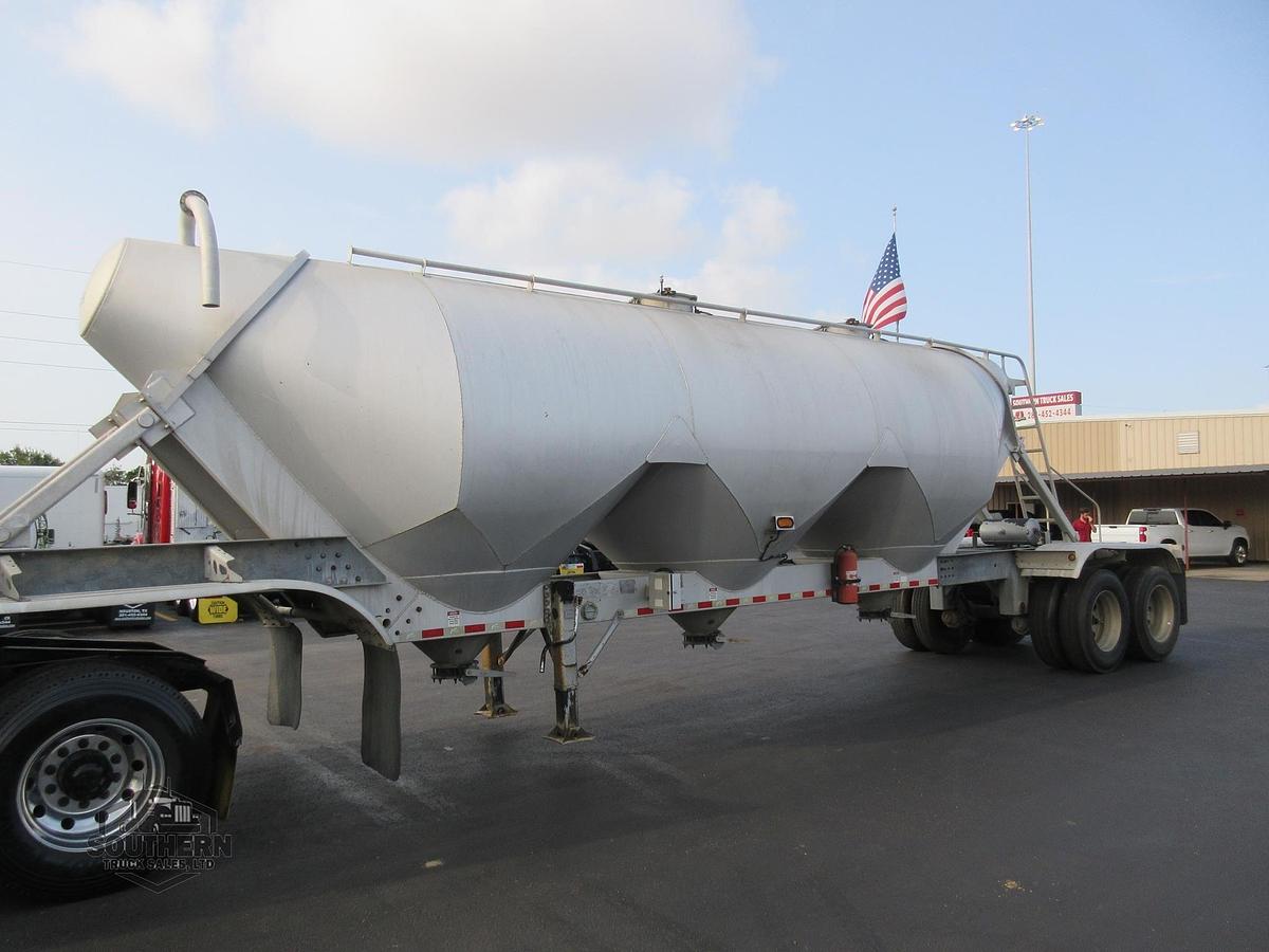Used 2012 VANTAGE Tandem Axle
