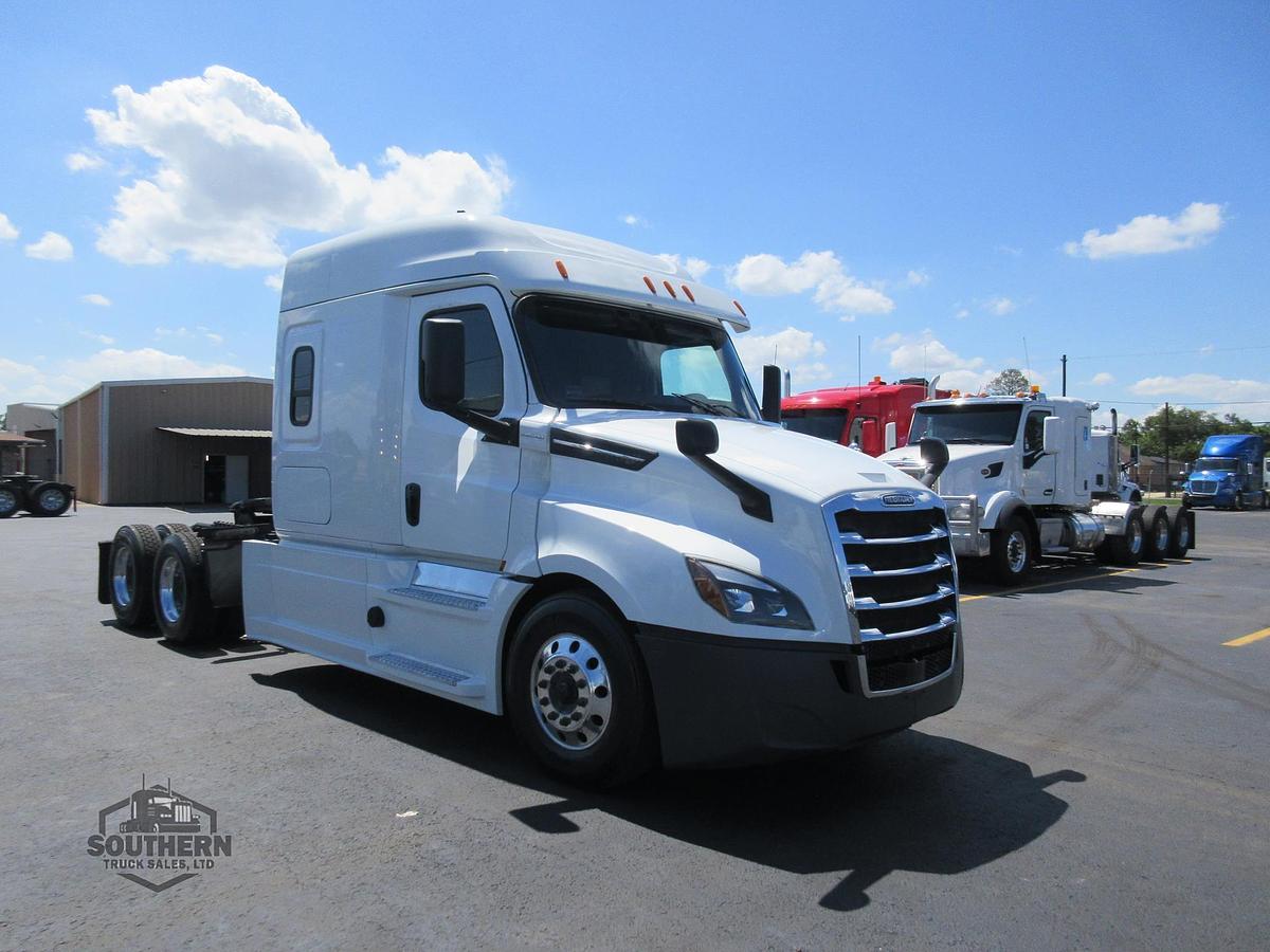Used 2020 FREIGHTLINER CASCADIA 126