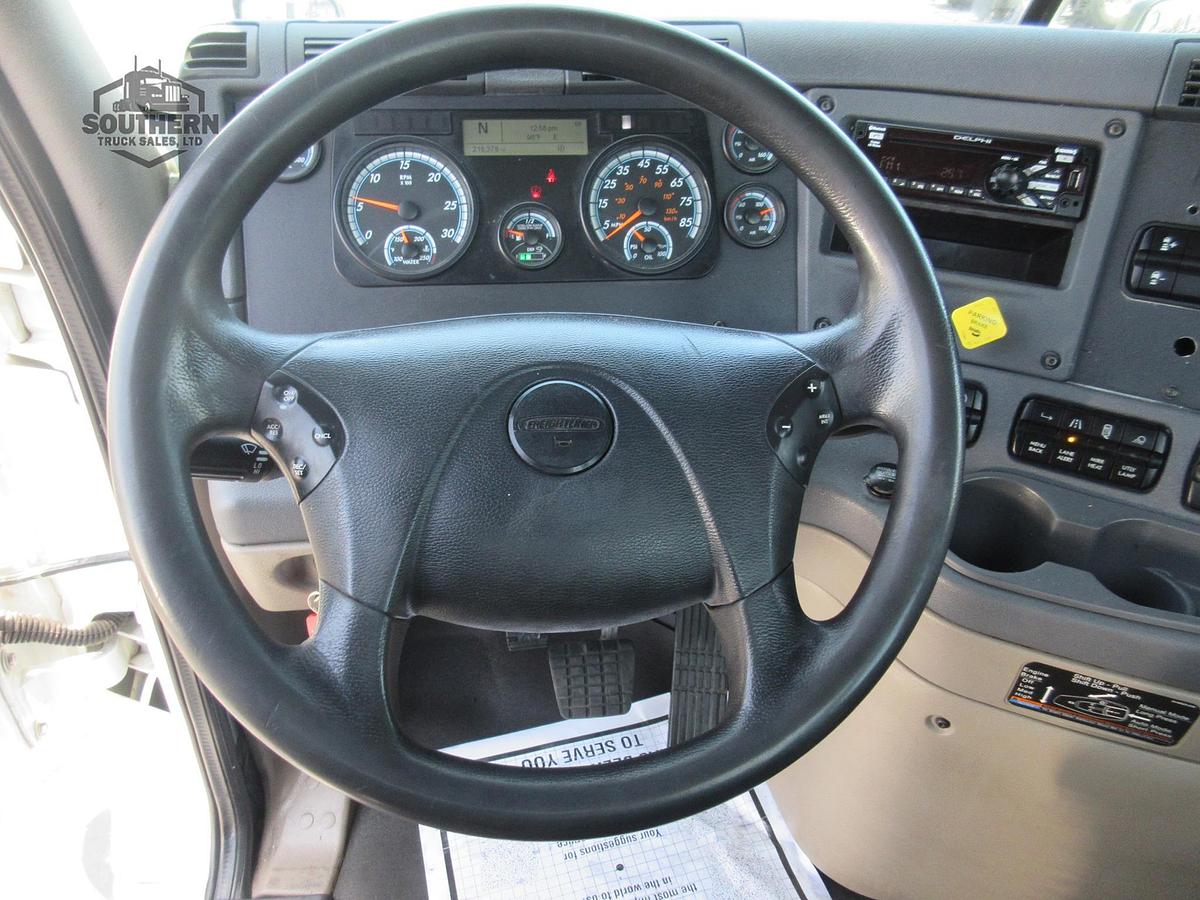 Used 2018 FREIGHTLINER CASCADIA 125