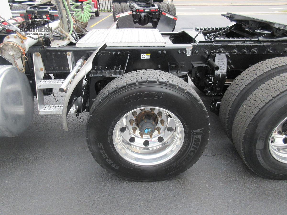 Used 2019 PETERBILT 567