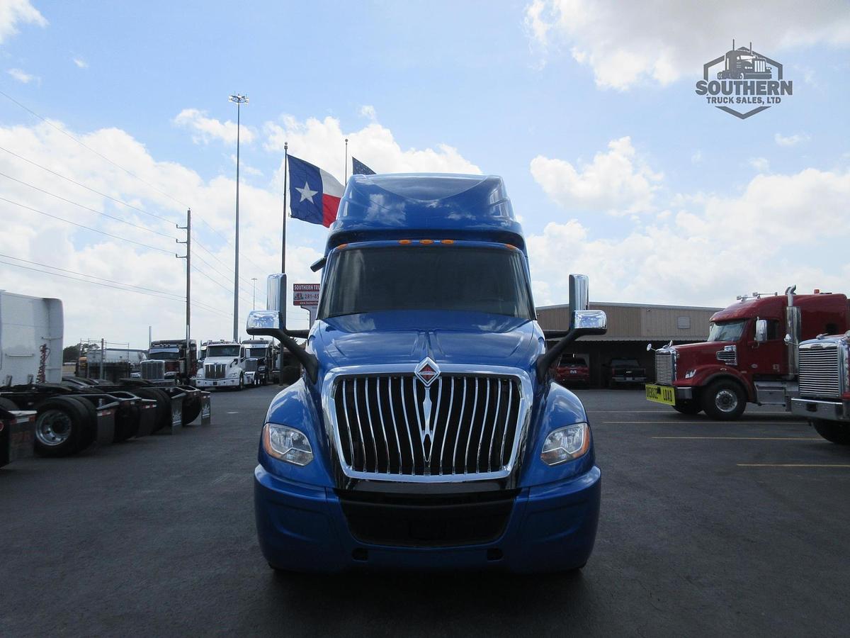 Used 2021 INTERNATIONAL LT