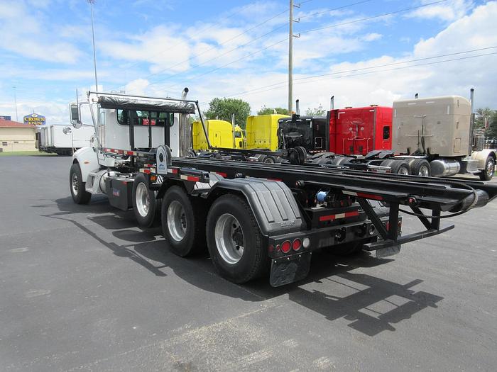 Used 2013 PETERBILT 348