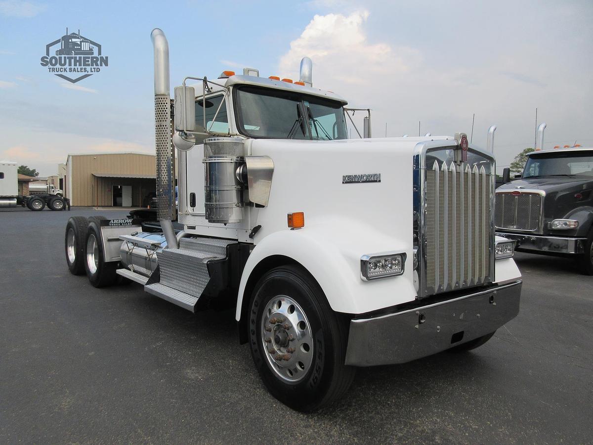 Used 2016 KENWORTH W900L